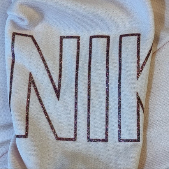 Nike Cropped Dri-Fit Sweatshirt

#1193 - Picture 5 of 9